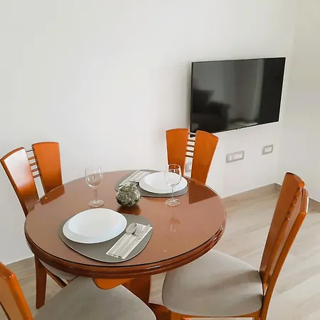 Apartma Dana * יאדראנובו